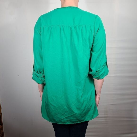 Jennifer Lauren Green Rolled Sleeve Blouse - Picture 3 of 5